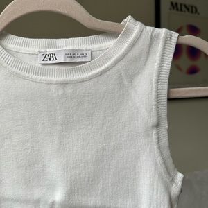 Zara ~ white sleeveless crop top